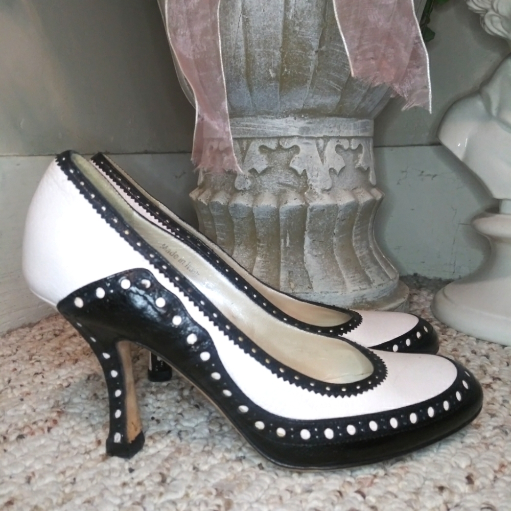 Vintage Christian Dior Ivory & Black Menswear Inspired/Retro 1940's Brogue Pumps
